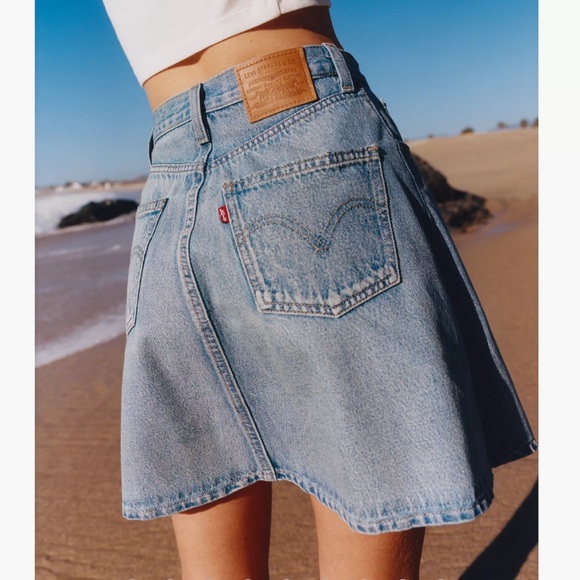 Levi's Dresses & Skirts - NWT Levi's Premium High-Rise A-Line Flounce Mini Denim Skirt Blue-Medium Wash 25